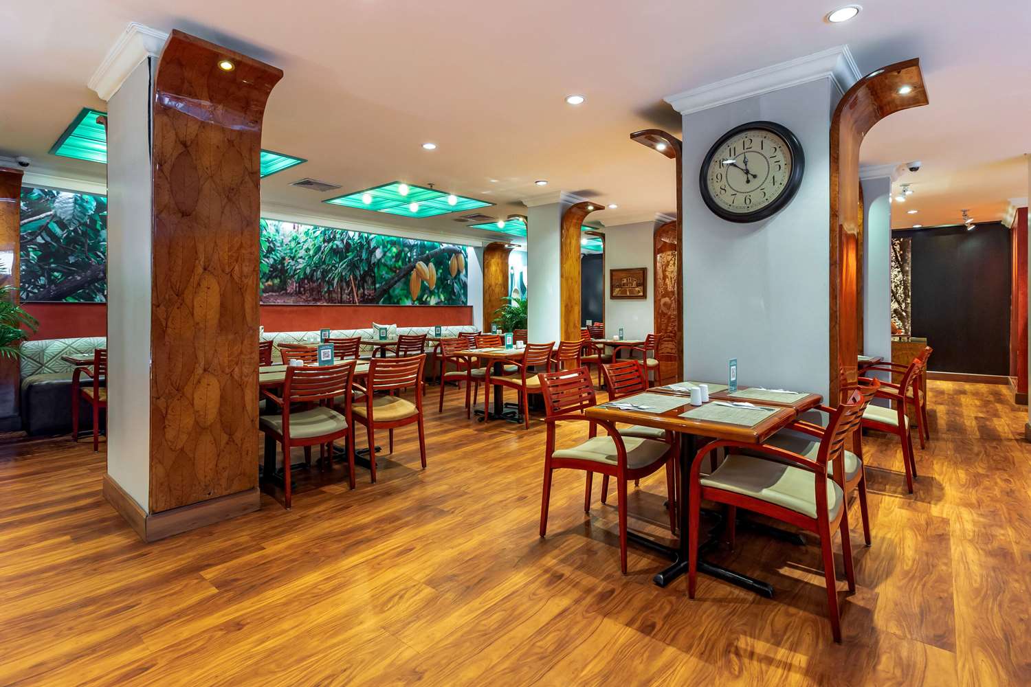 Фото Grand Hotel Guayaquil, Ascend Hotel Collection