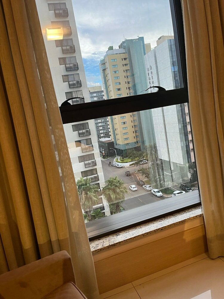 Фото Cullinan Hplus Premium