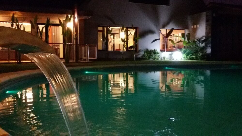 Фото Howard Johnson by Wyndham Yerba Buena