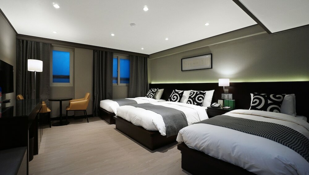 Фото Insadong Crown Hotel