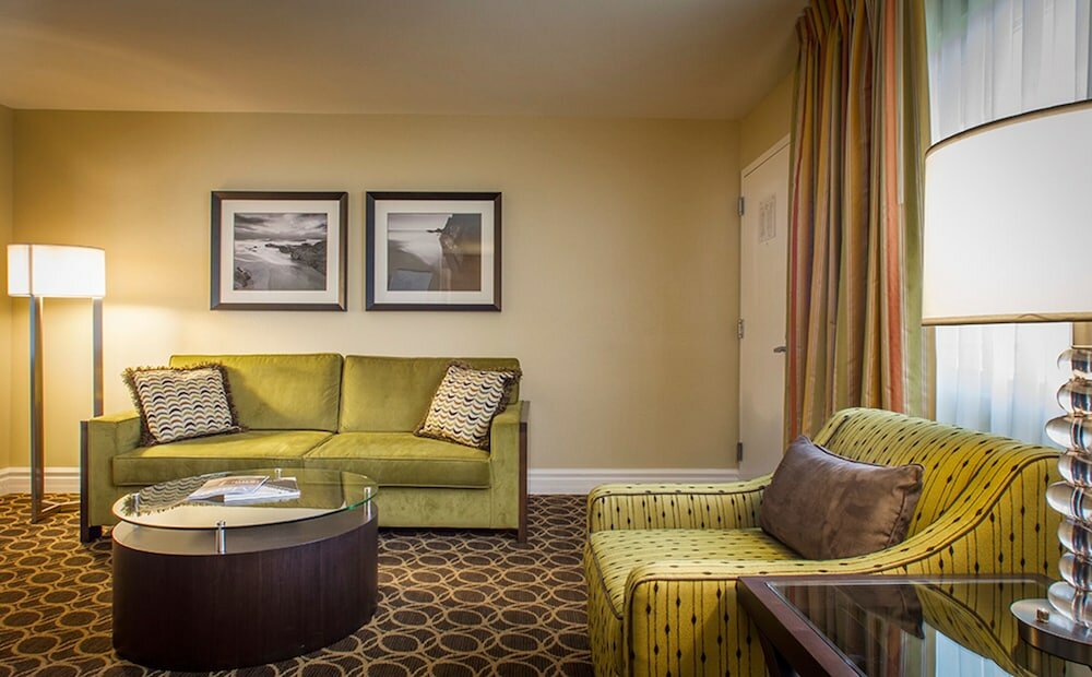 Фото Marin Suites Hotel