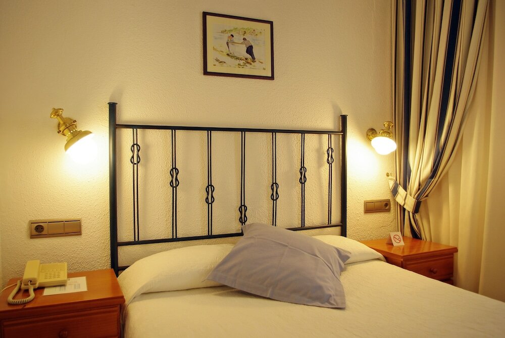 Фото Hotel Llafranch