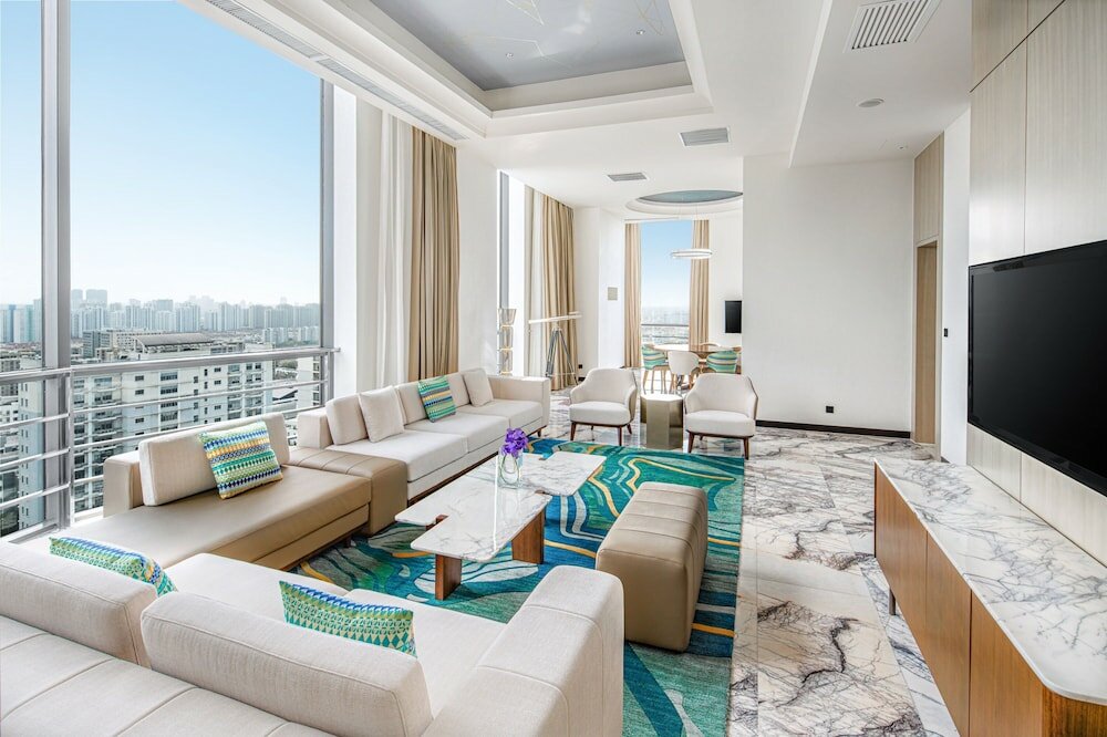 Фото Renaissance Shanghai Caohejing Hotel