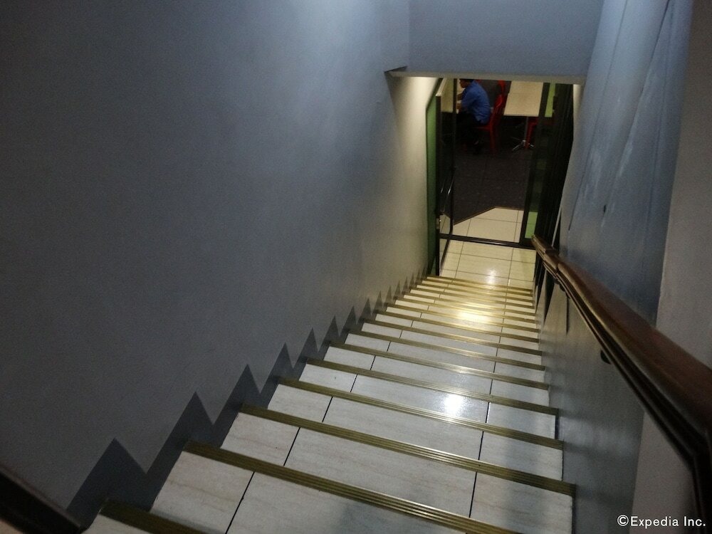 Фото Leez Inn Malate