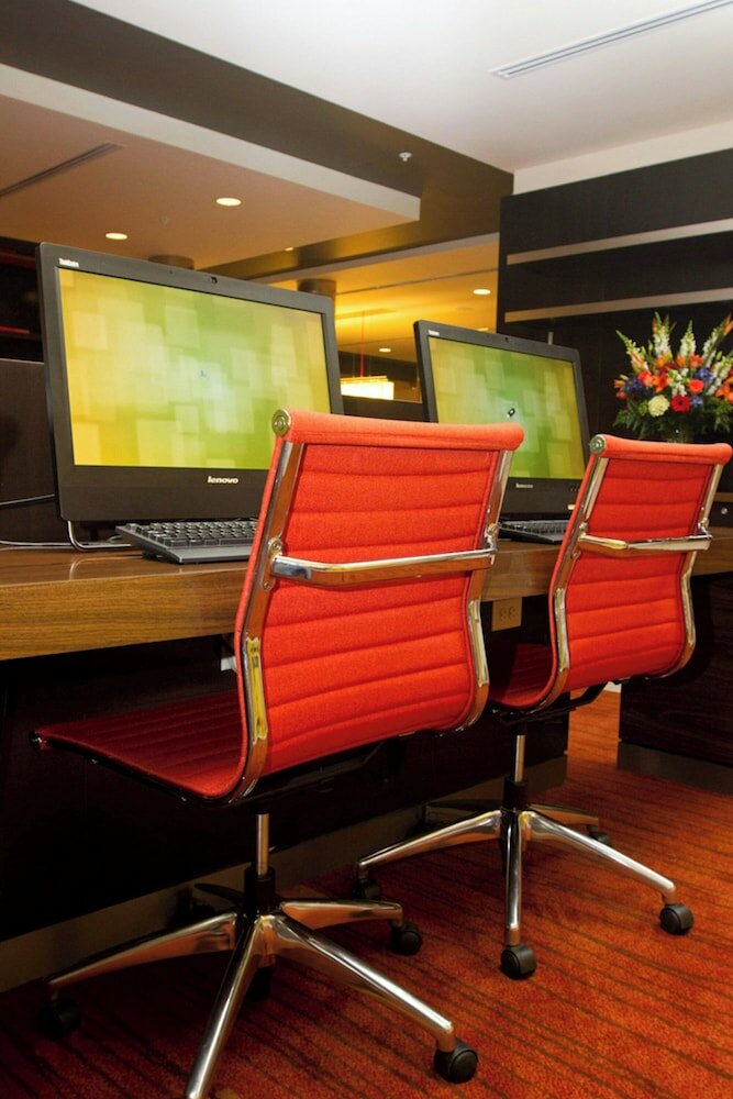 Фото Courtyard Philadelphia Springfield