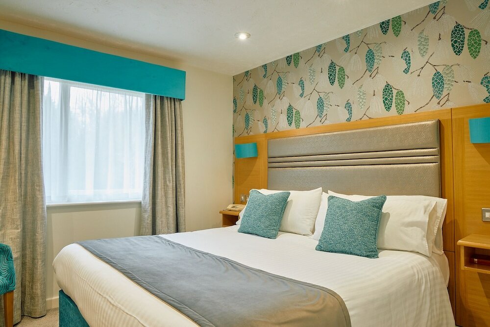 Фото Briar Court Hotel