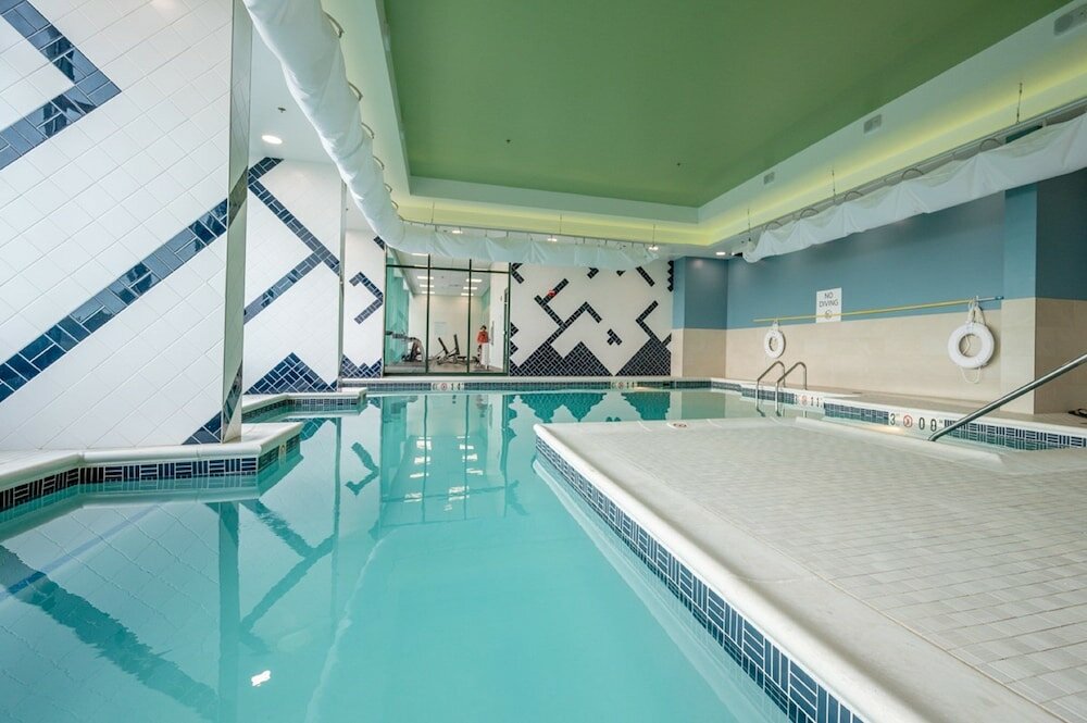 Фото Holiday Inn Express Hotel & Suites Va Beach Oceanfront, an Ihg Hotel