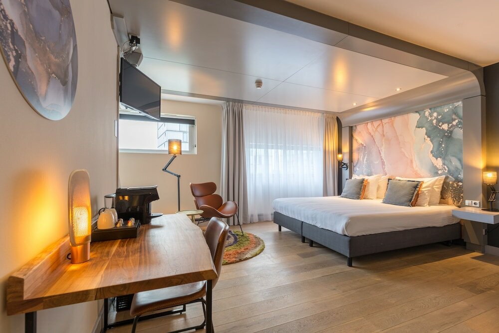 Фото Leonardo Hotel Almere City Center