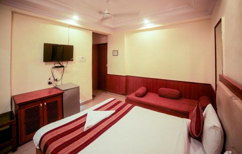 Фото Lucky Hotel Bandra