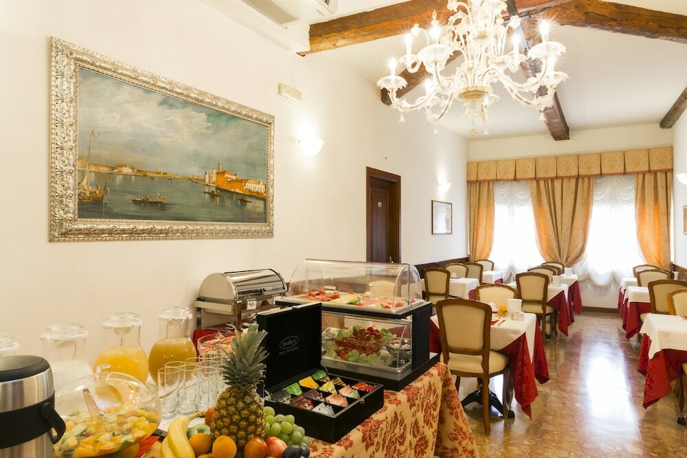 Фото Palazzo Guardi B&B
