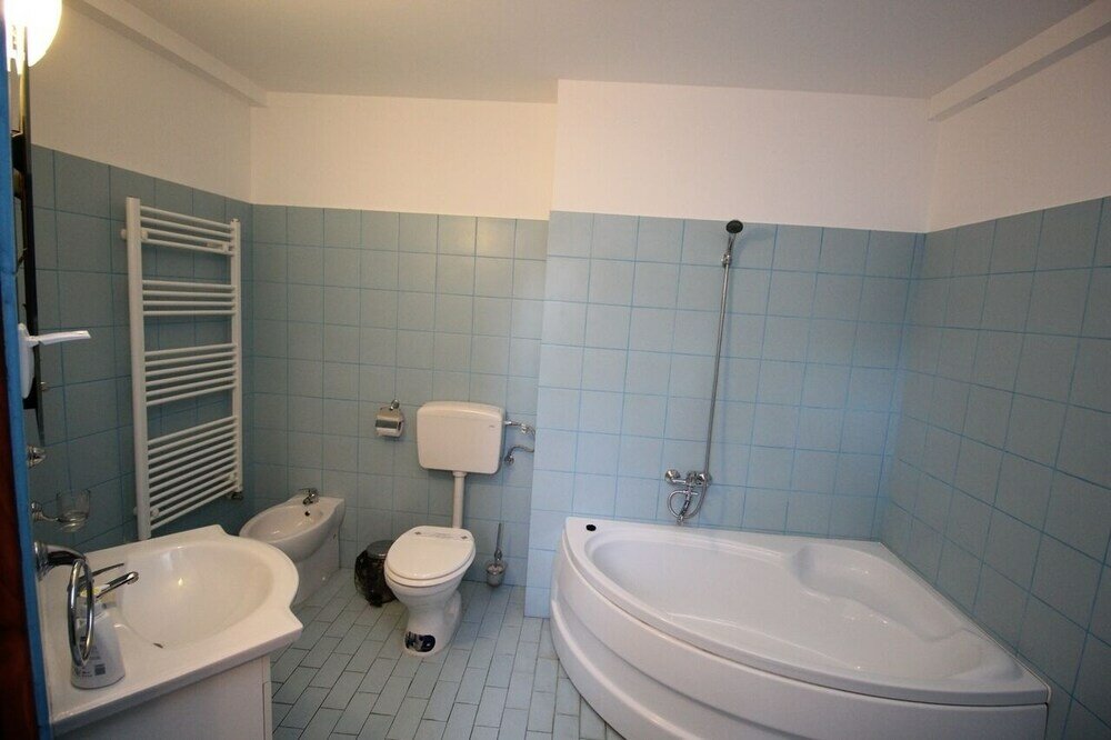 Фото Main Square Apartments & More