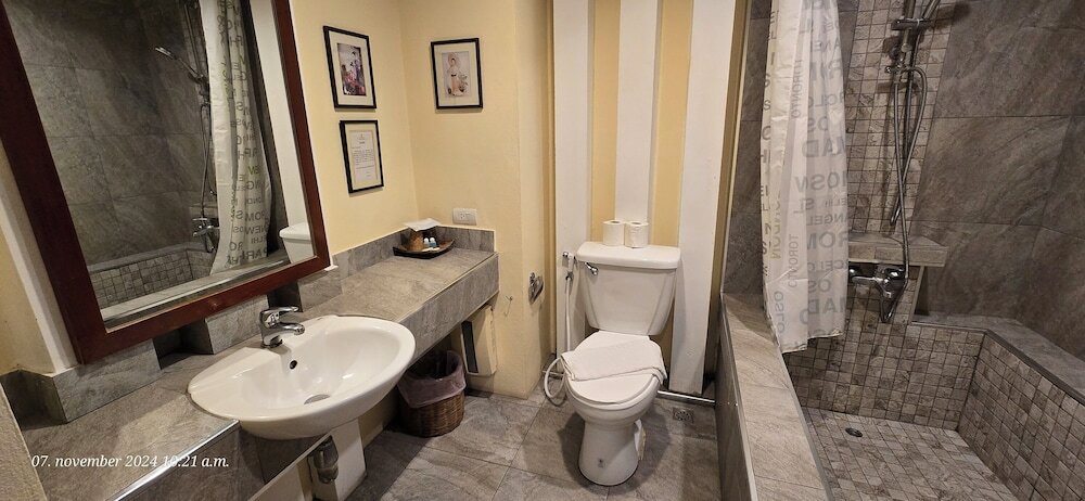 Фото Nirvana Boutique Suites 