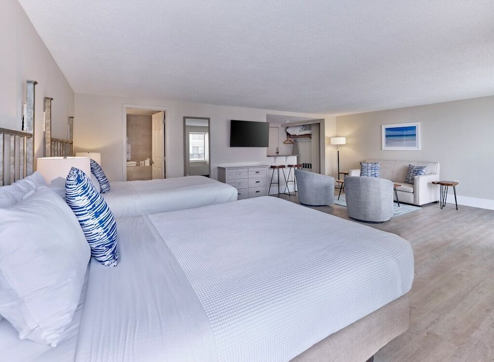 Фото Henlopen Hotel