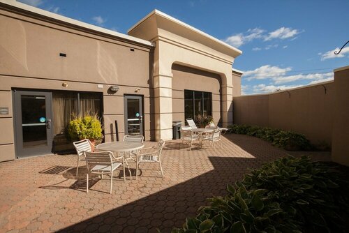 Внешний вид отеля Hampton Inn Oneonta в Онеонте, фото 4