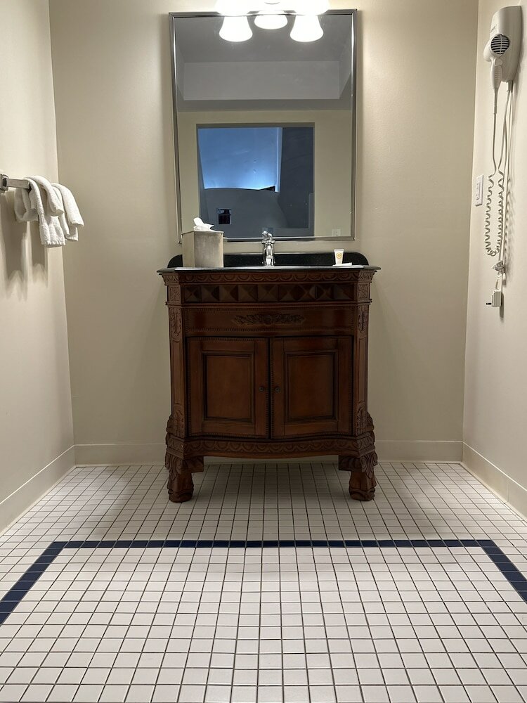 Фото Chateau Avalon, Ascend Hotel Collection