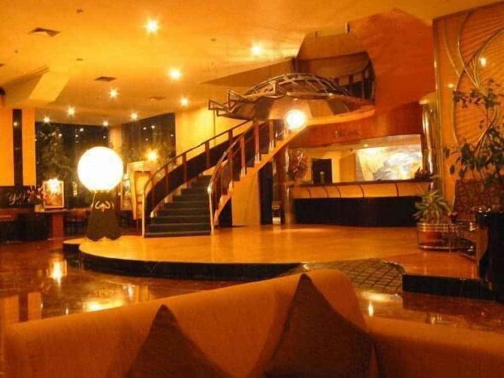 Фото Hotel Oval Surabaya