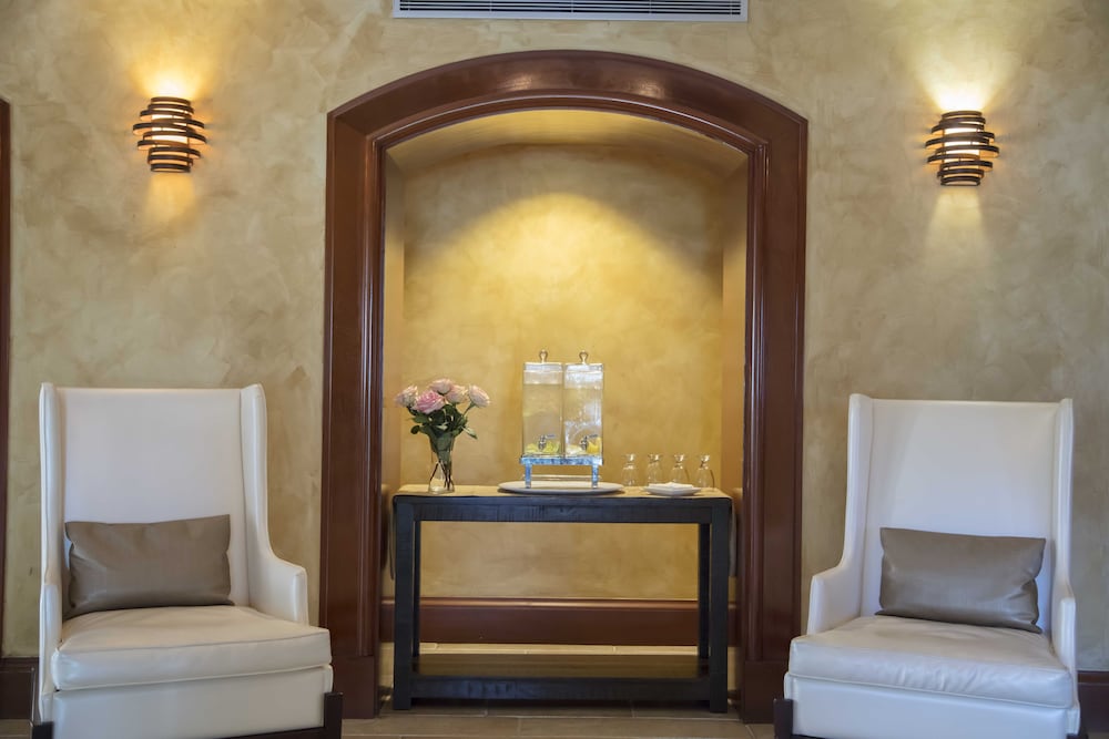 Фото The Mutiny Hotel