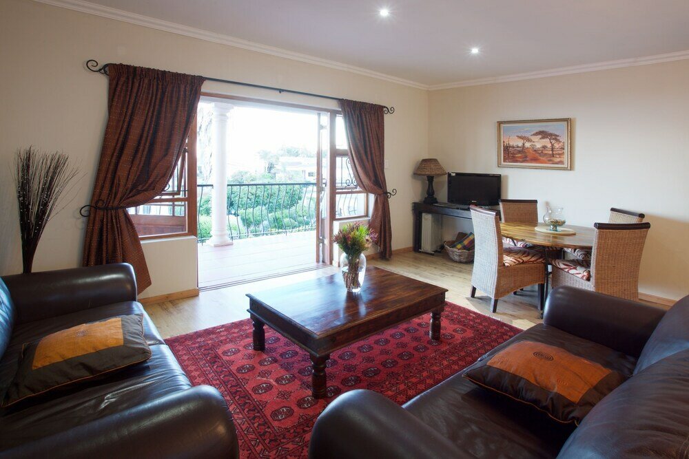 Фото Sea Whisper Guest House & Self Catering