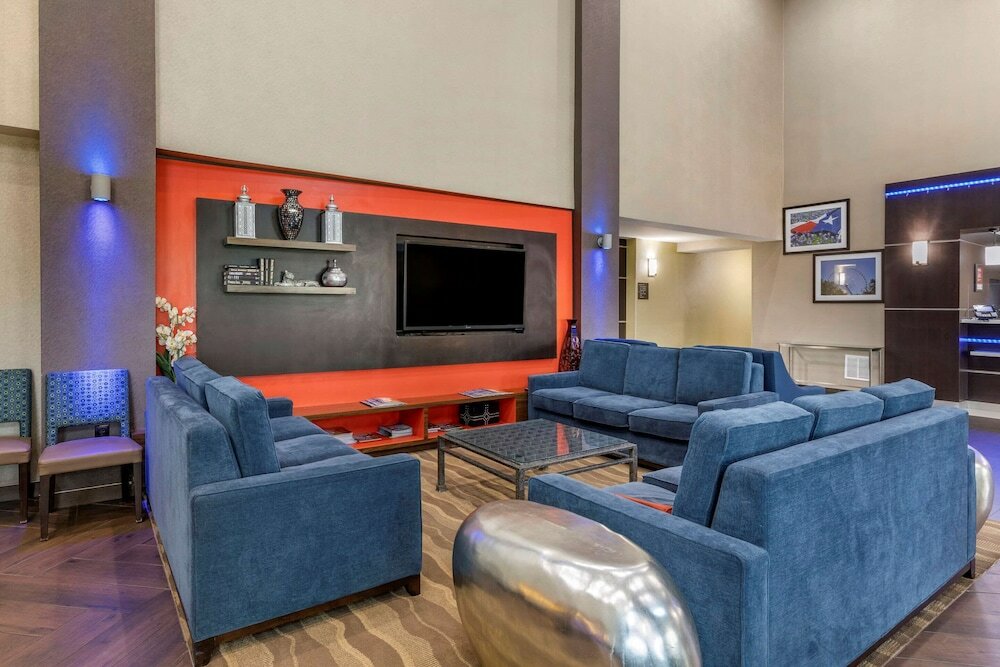 Фото Comfort Suites Waco North - Near University Area