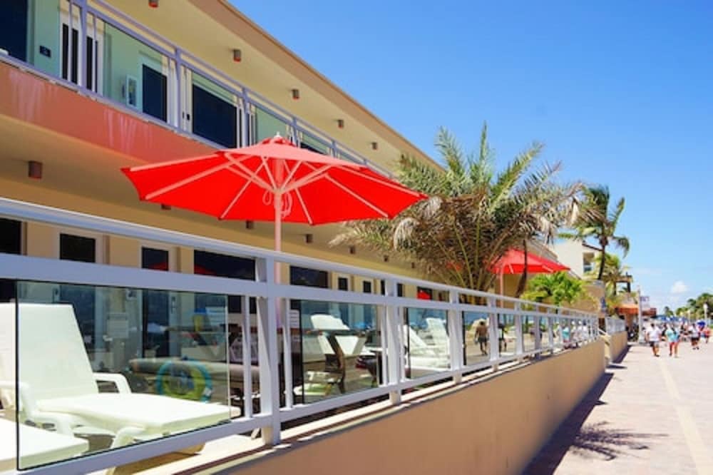 Фото The Diane Oceanfront Suites