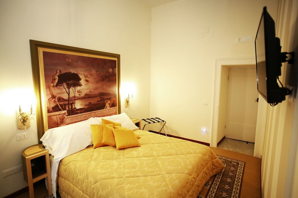 Фото La Bella Napoli B&b