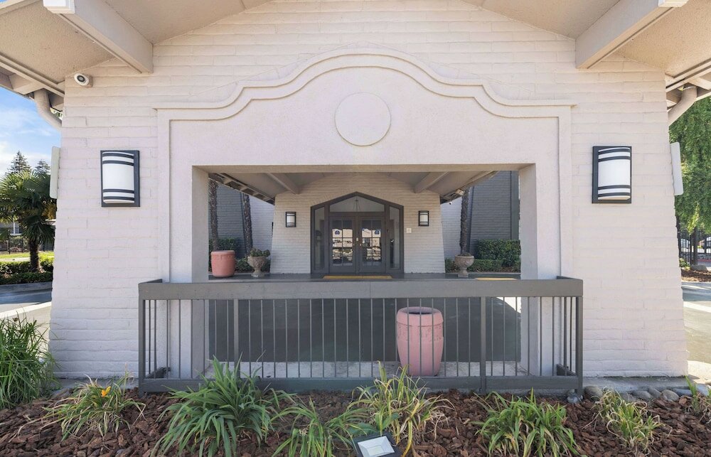 Фото La Quinta Inn by Wyndham Stockton