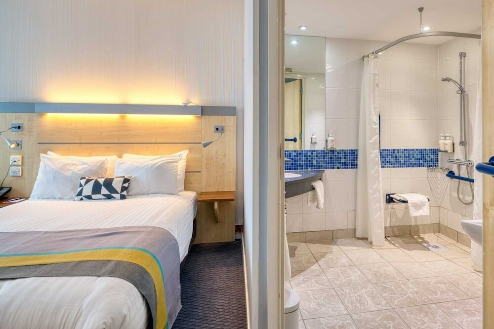 Фото Holiday Inn Express Hull City Centre an Ihg Hotel