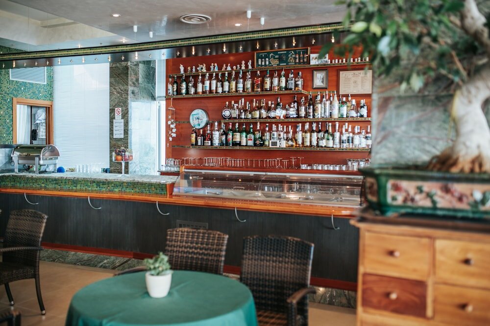 Фото Hotel Capitol