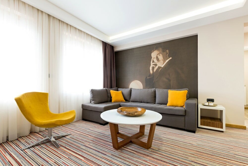 Фото Hotel Tesla Smart Stay