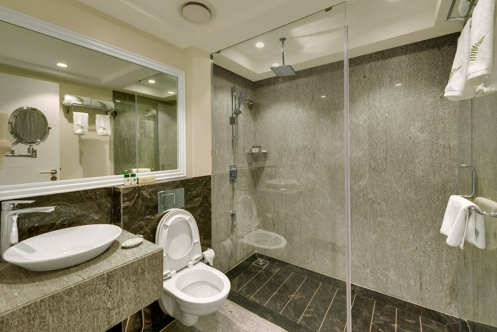 Фото Amanora The Fern Hotels & Club