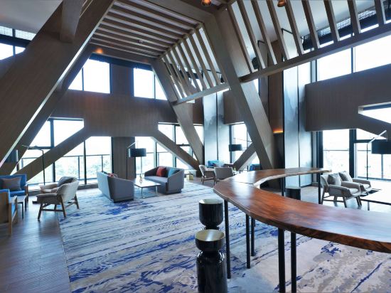 Фото Wyndham Grand Yangon Hotel