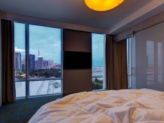 Фото Hotel X Toronto by Library Hotel Collection