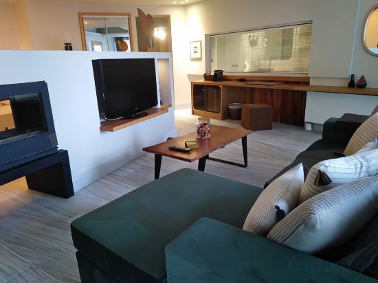 Фото Valeni Boutique Hotel