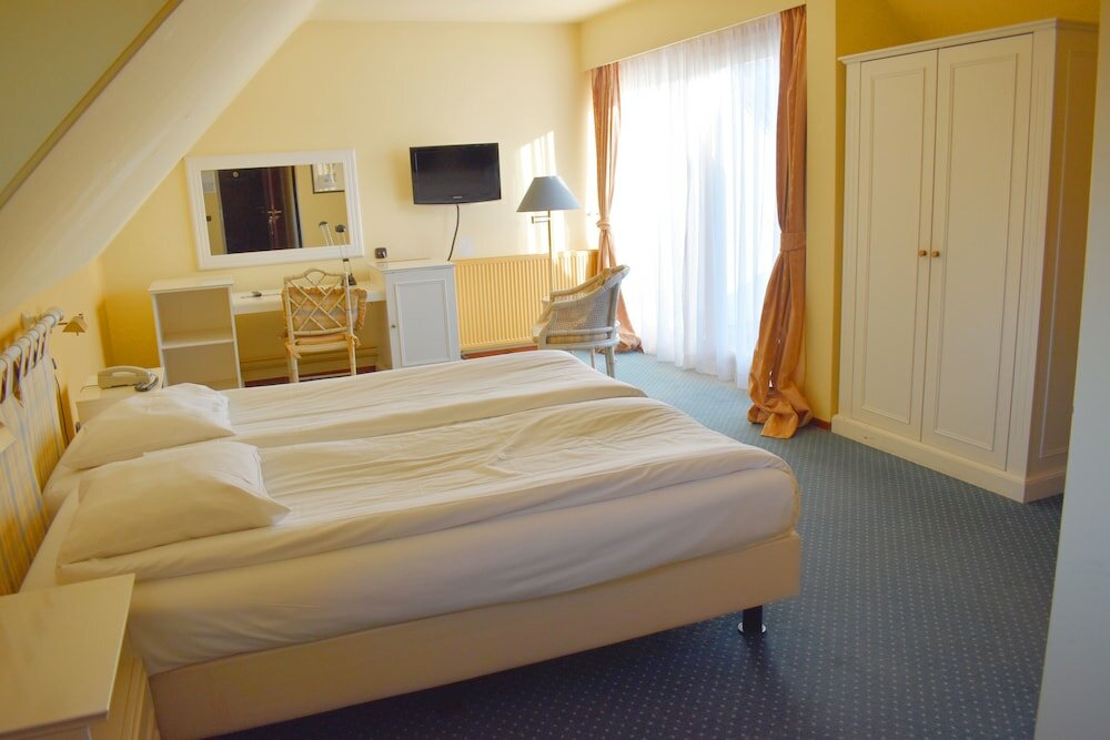 Фото Fletcher Hotel-Restaurant Kasteel Erenstein