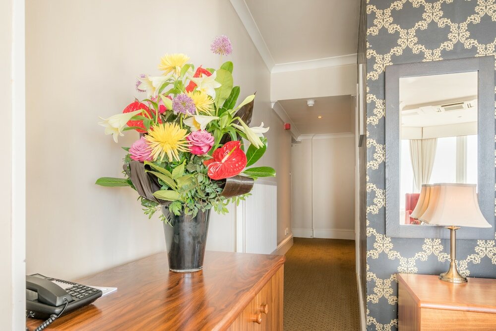 Фото Queens Hotel