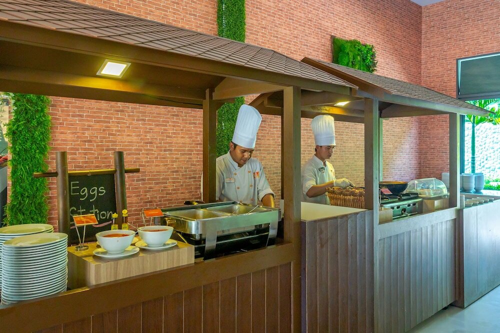 Фото Patong Bay Hill Resort