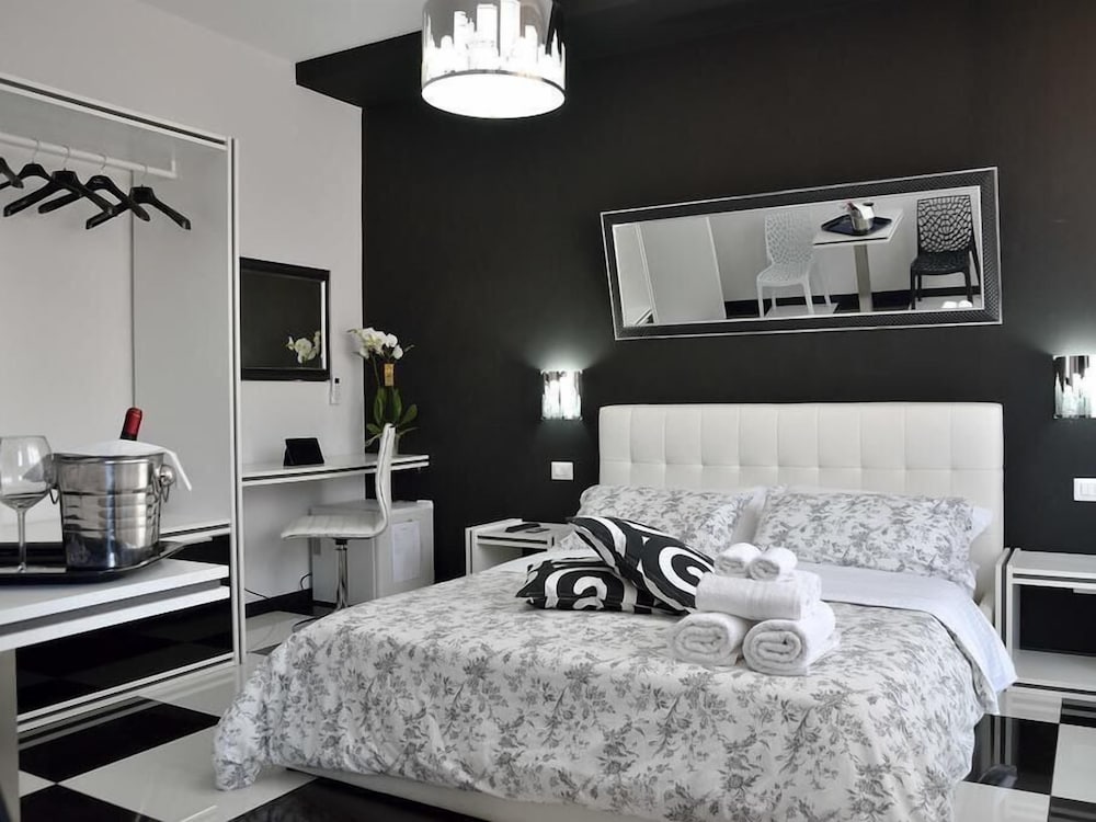 Фото Black & White G&g