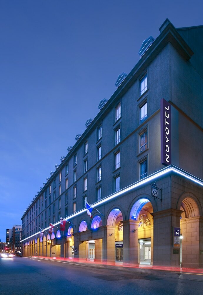 Фото Novotel Toronto Centre