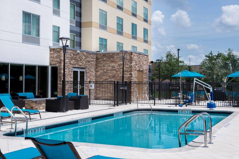 Фото Fairfield Inn & Suites by Marriott Orlando East/UCF Area
