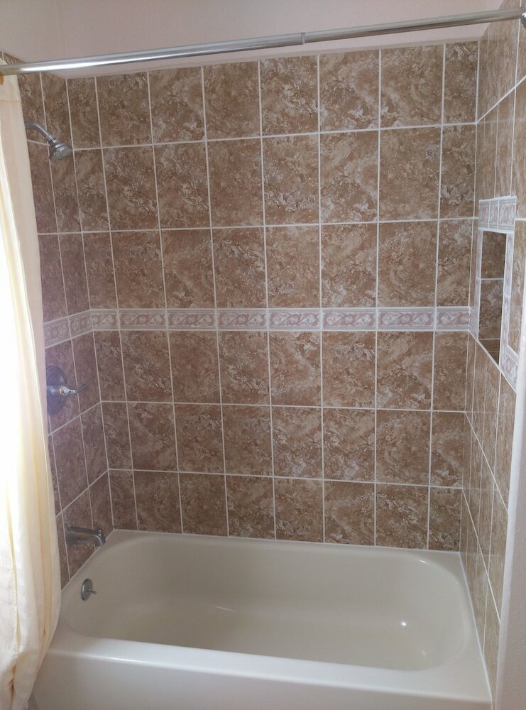 Фото Monterey Inn Hotel