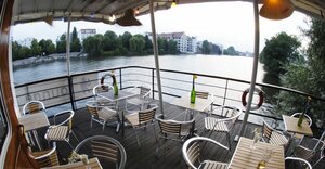 Хостел Eastern Comfort - The swimming hostel