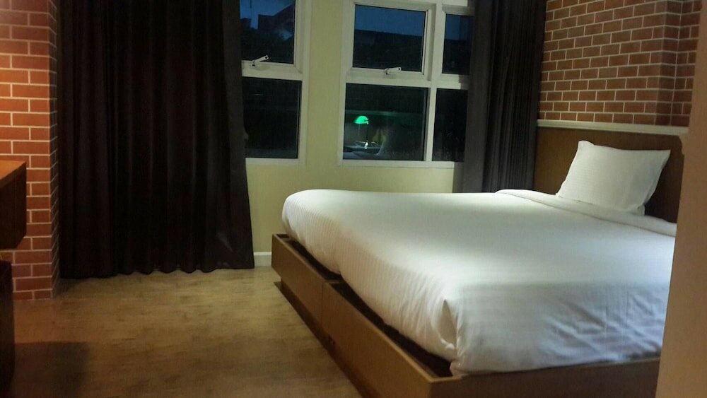 Фото Bourbon St Boutique Hotel