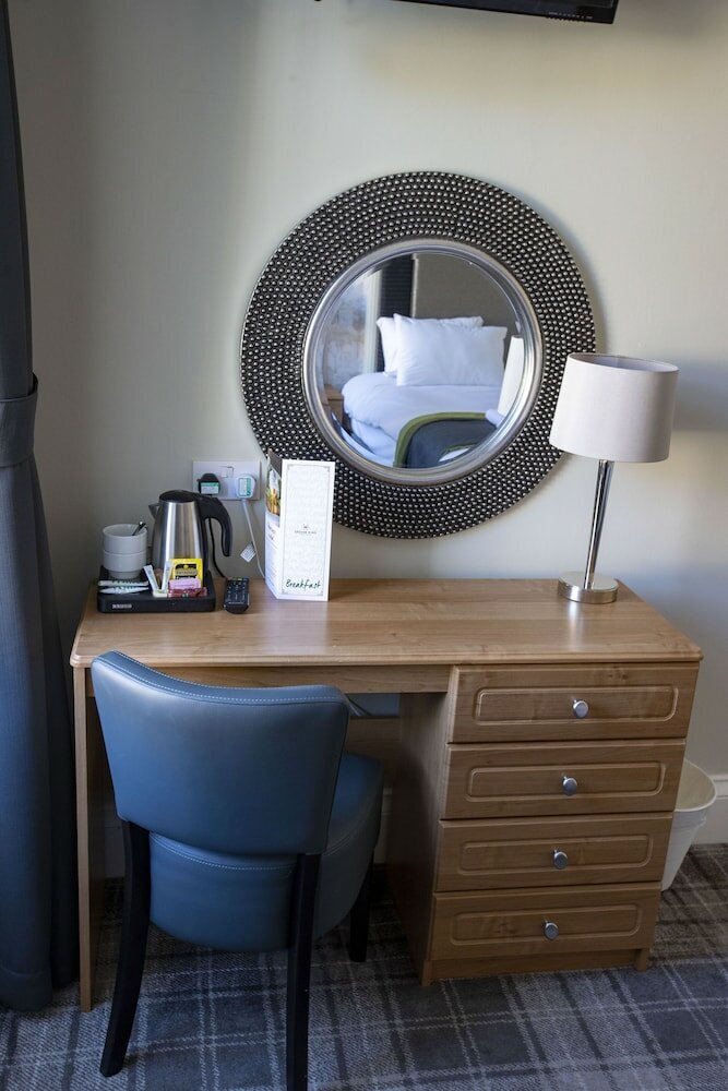 Фото The Waverley Hotel