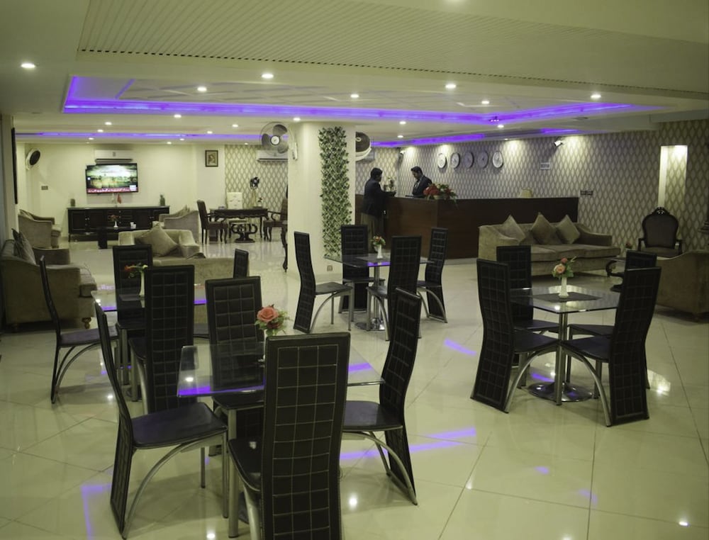 Фото Grand Millennium Hotel