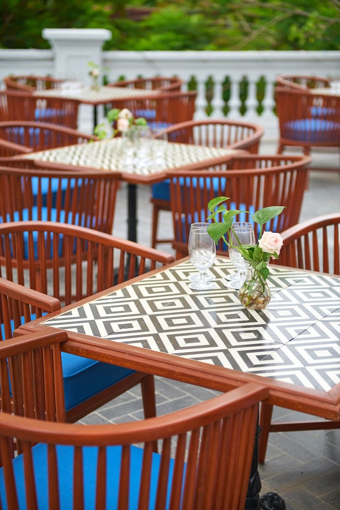 Фото Manoir Des Arts Hotel