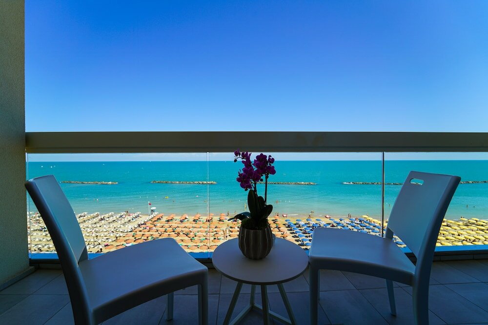 Фото Nautilus Family Hotel