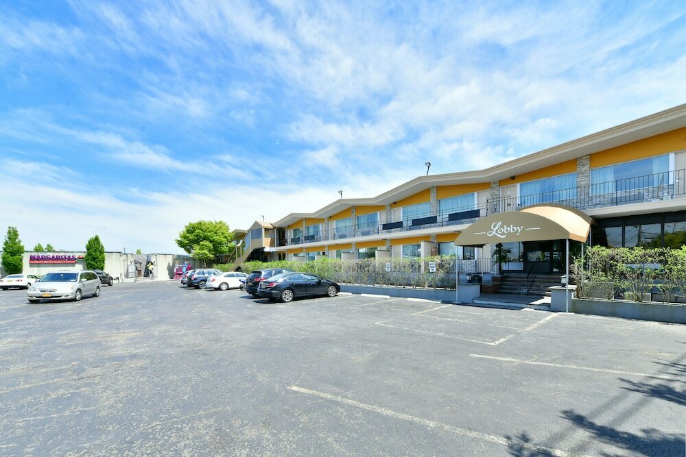 Фото The Freeport Inn and Marina