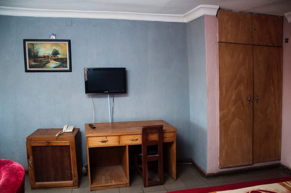 Фото Alfoscar Hotel & Suites