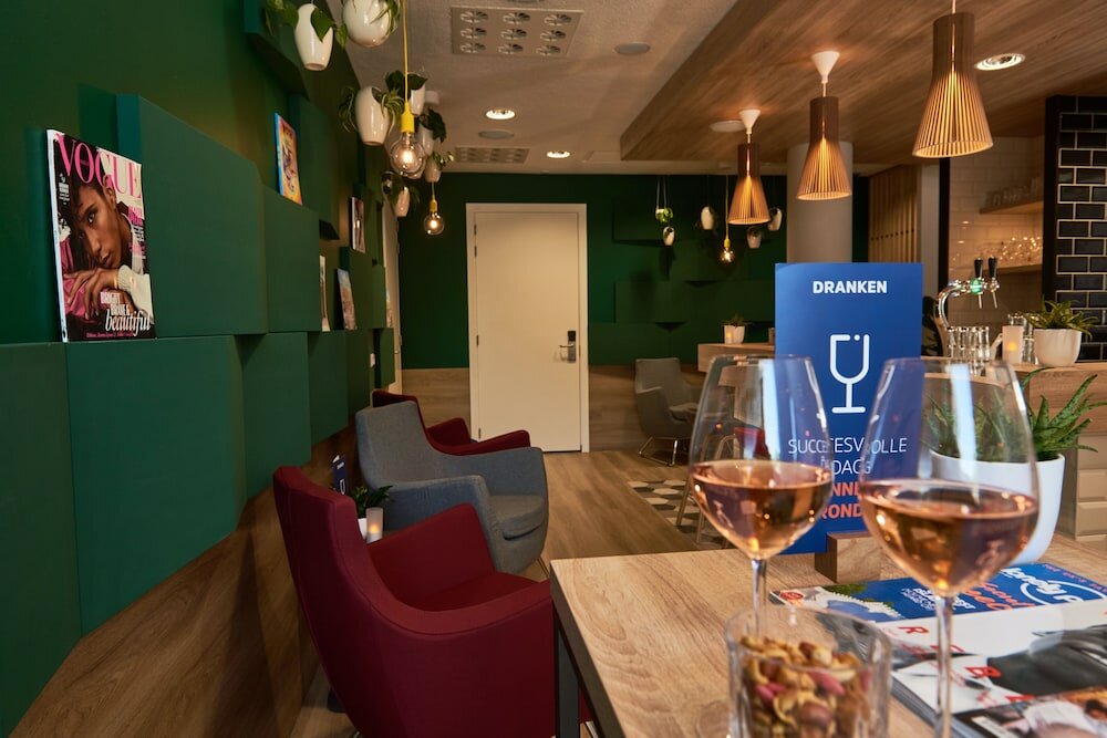 Фото Holiday Inn Express Amsterdam - City Hall, an Ihg Hotel