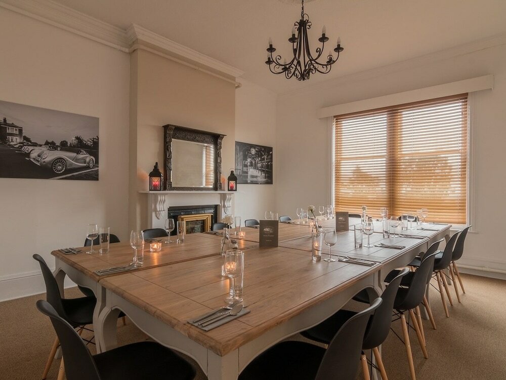 Фото The Mount Pleasant Hotel